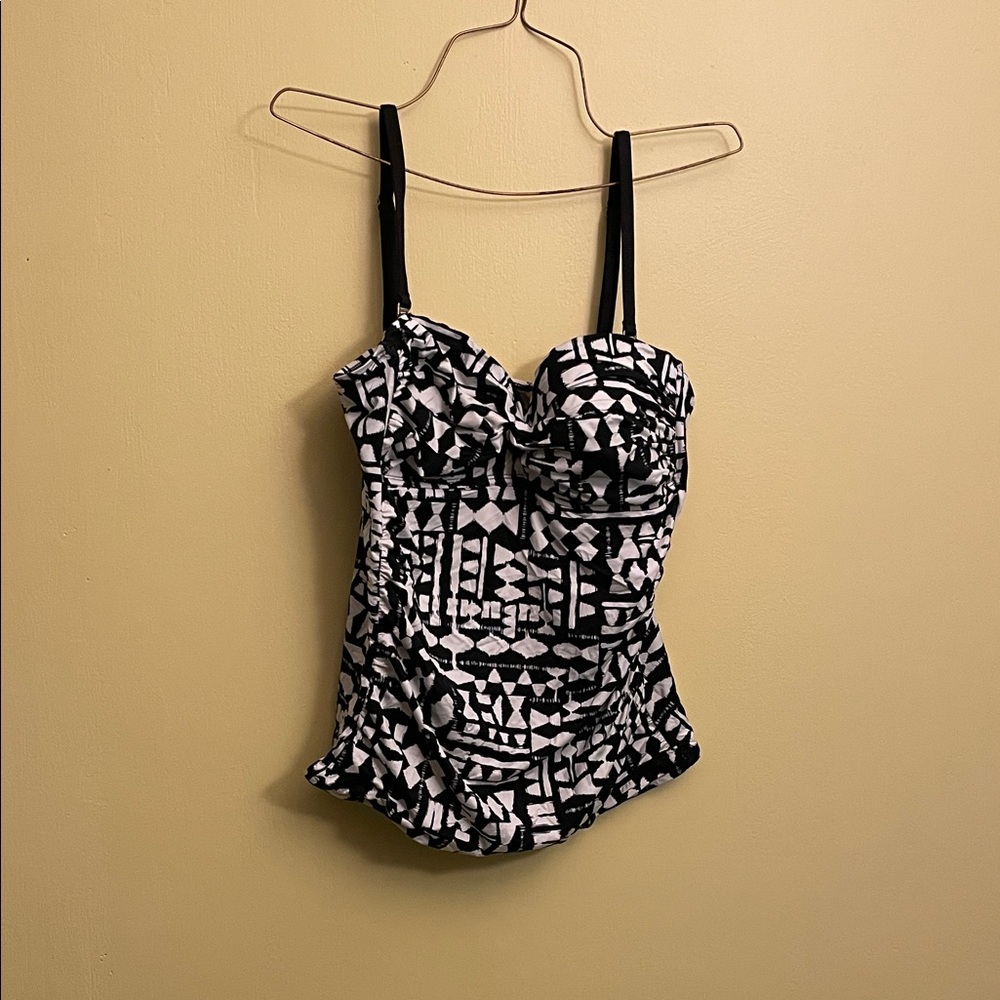 Apt. 9 Black and White Patterned One-Piece Swimsuit top